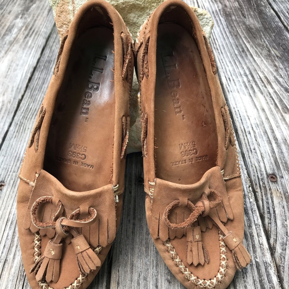 LL Bean ladies tan shoes - Size 5.5 Almost new!